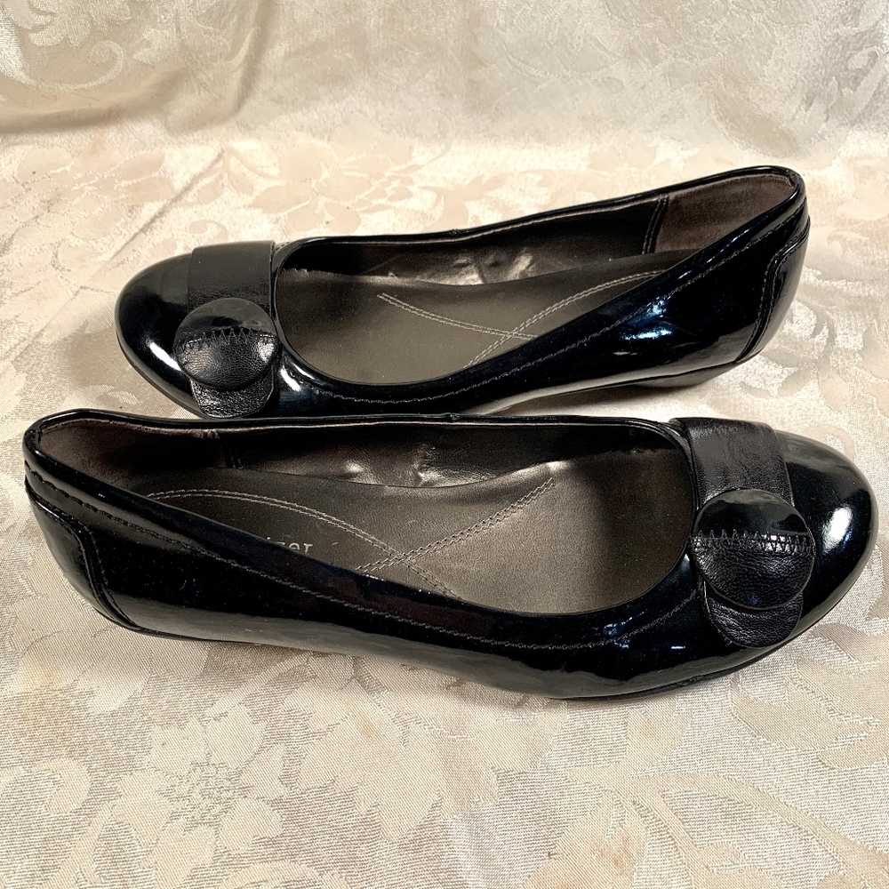 Naturalizer Black Patent Leather Flats with Button